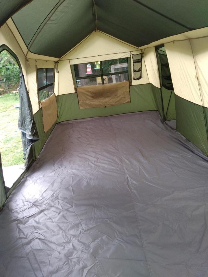 12 Person Cabin Tent with 2 Closets.
